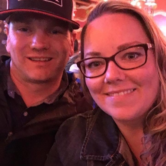 Meet your Posher, Lisa - Picture 2 of 2